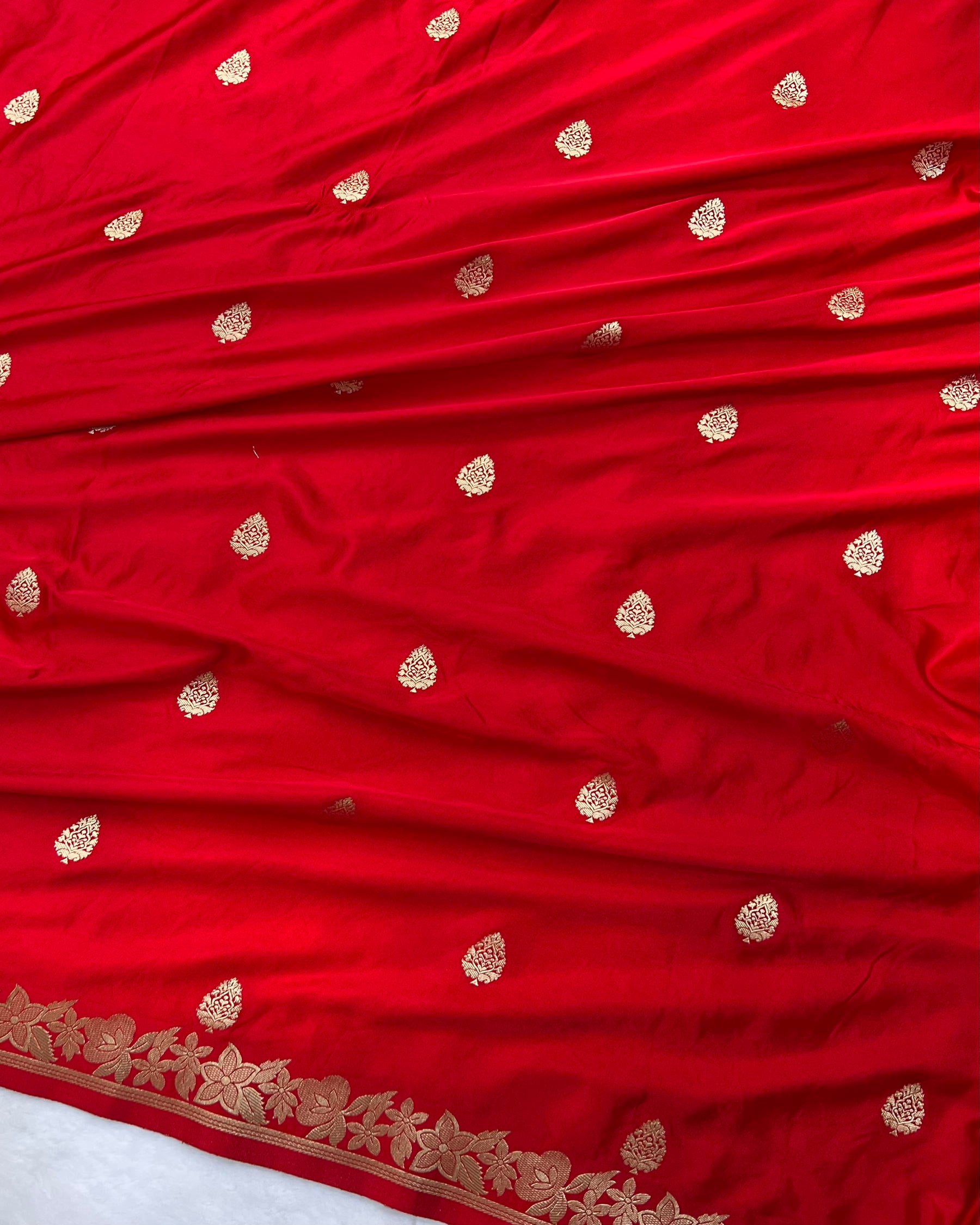 Red Shades Banarasi Boota, Open Border Mashru Katan Silk Saree - Niyarah