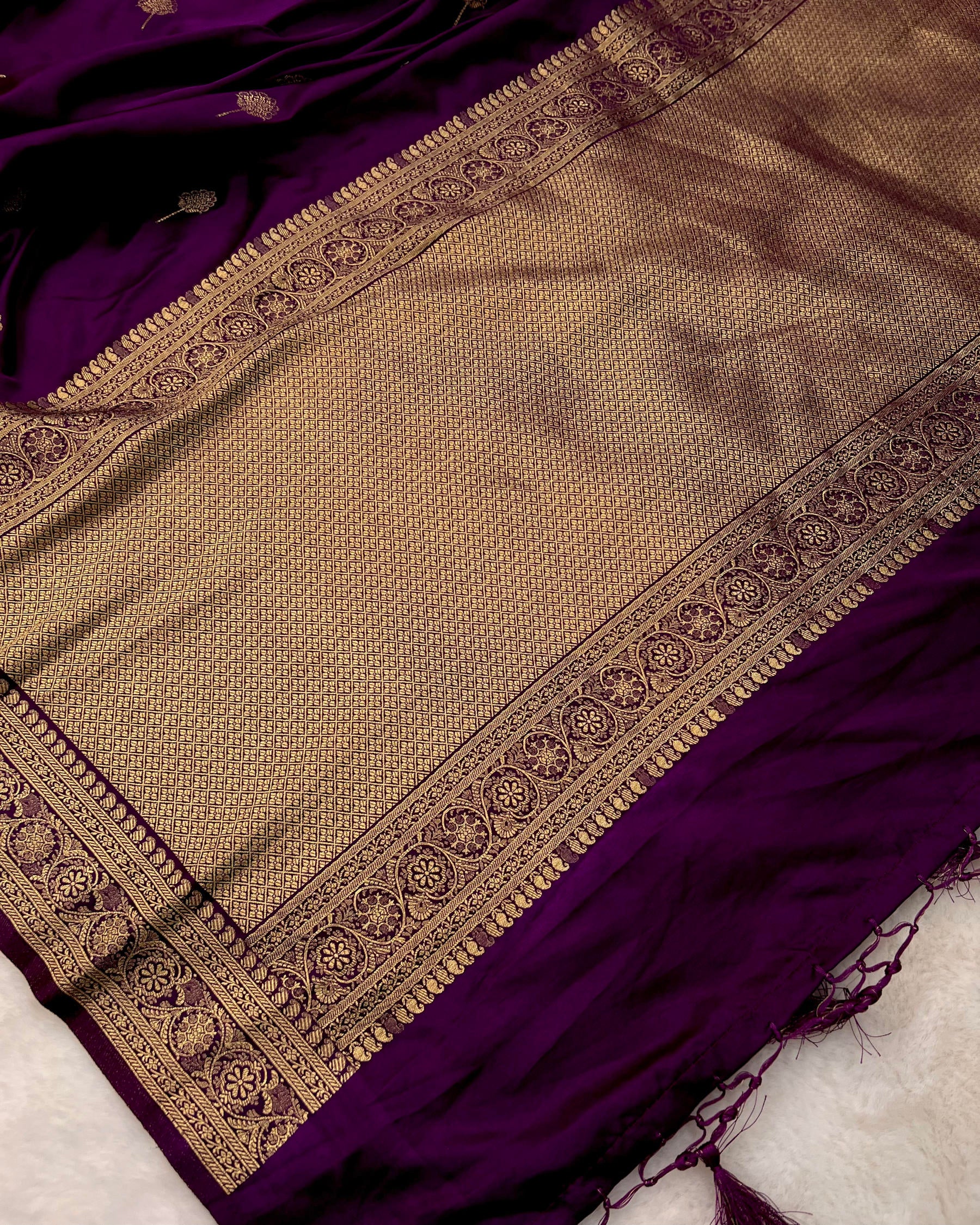 Deep Purple Shades Banarasi Floral Boota Mashru Katan Silk Saree - Niyarah