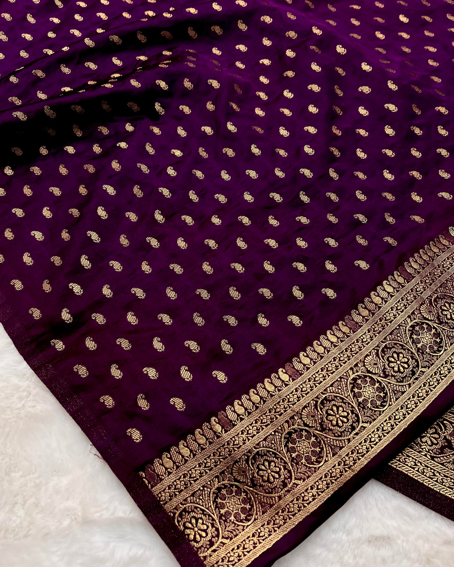 Deep Purple Shades Banarasi Floral Boota Mashru Katan Silk Saree - Niyarah