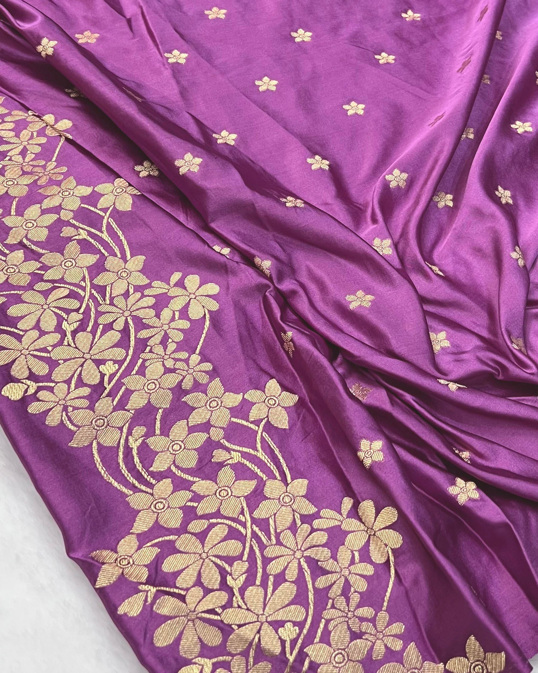 Lavender Shades Banarasi Floral Boota Mashru Katan Silk Saree - Niyarah