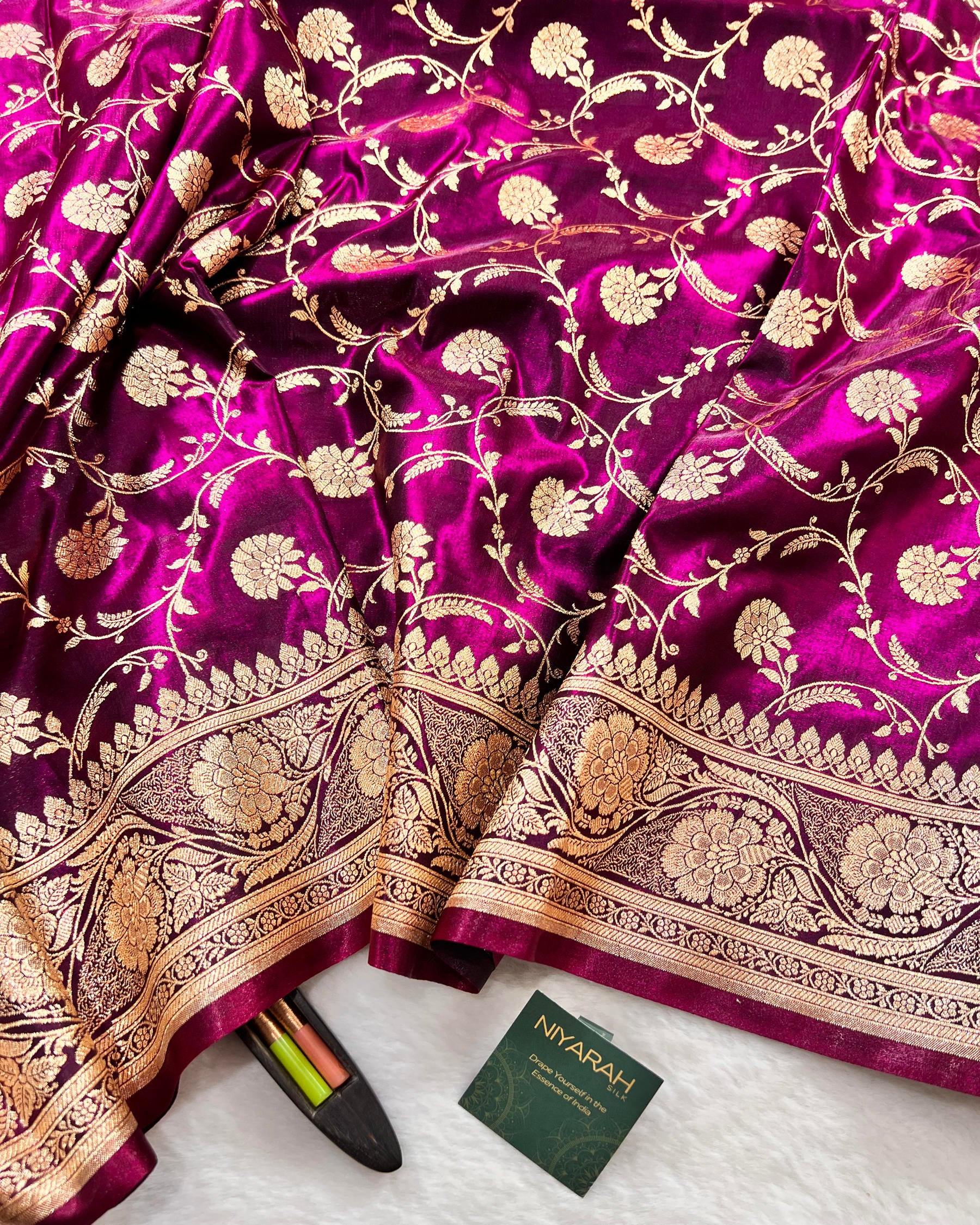 Wine Shades Banarasi Floral Zaal Mashru Satin Silk Saree - Niyarah