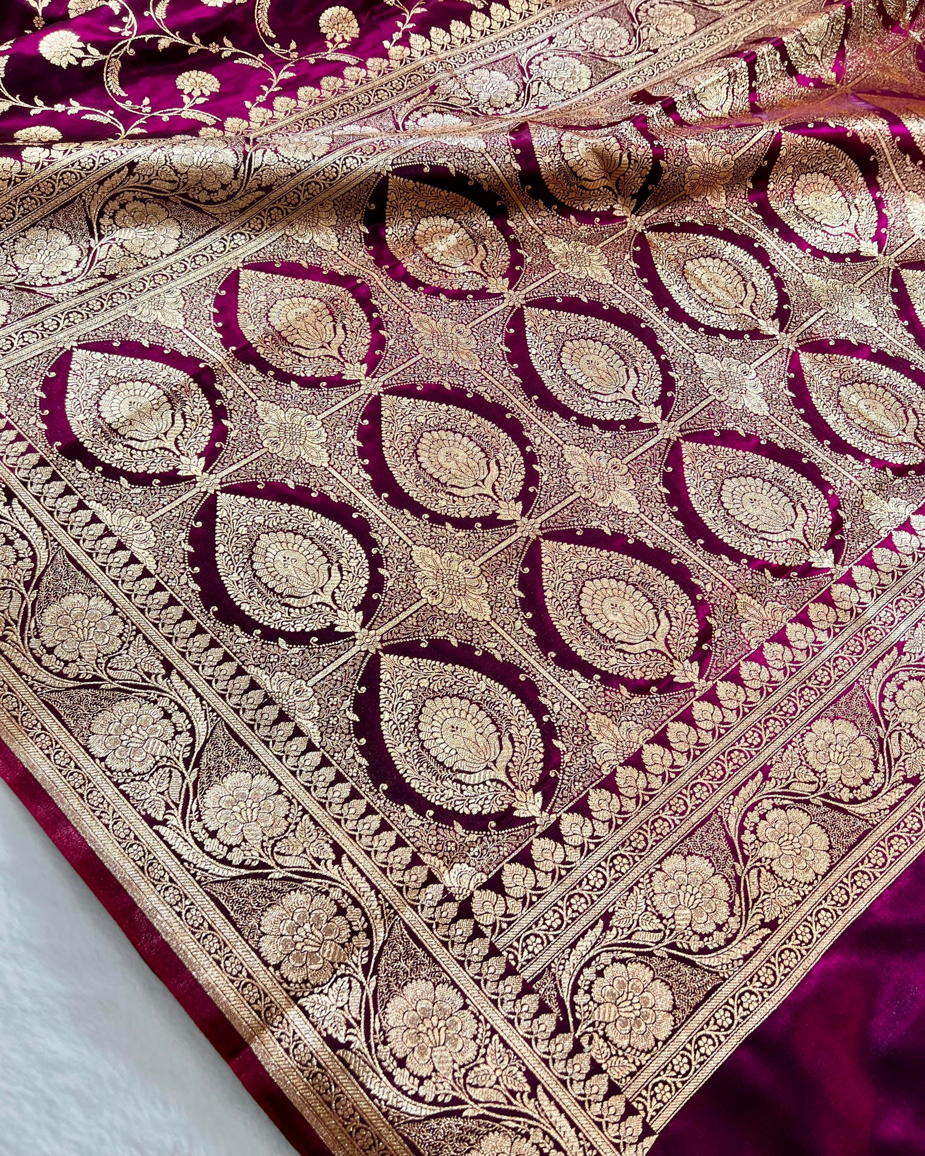 Wine Shades Banarasi Floral Zaal Mashru Satin Silk Saree - Niyarah