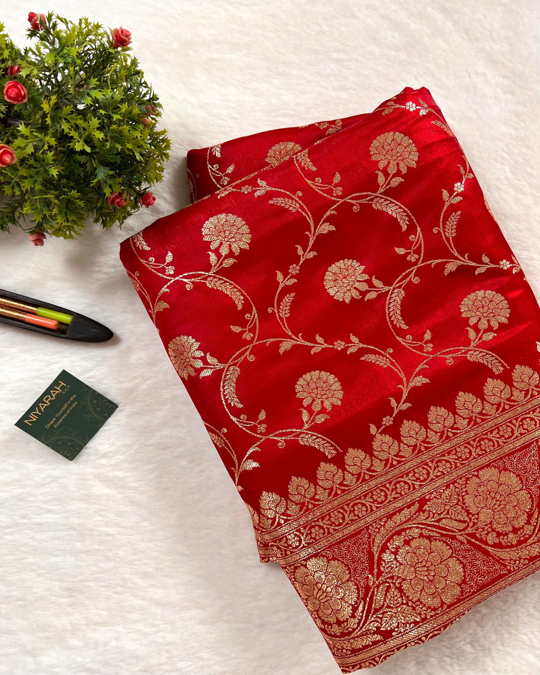 Red Banarasi Floral Zaal Mashru Satin Silk Saree - Niyarah