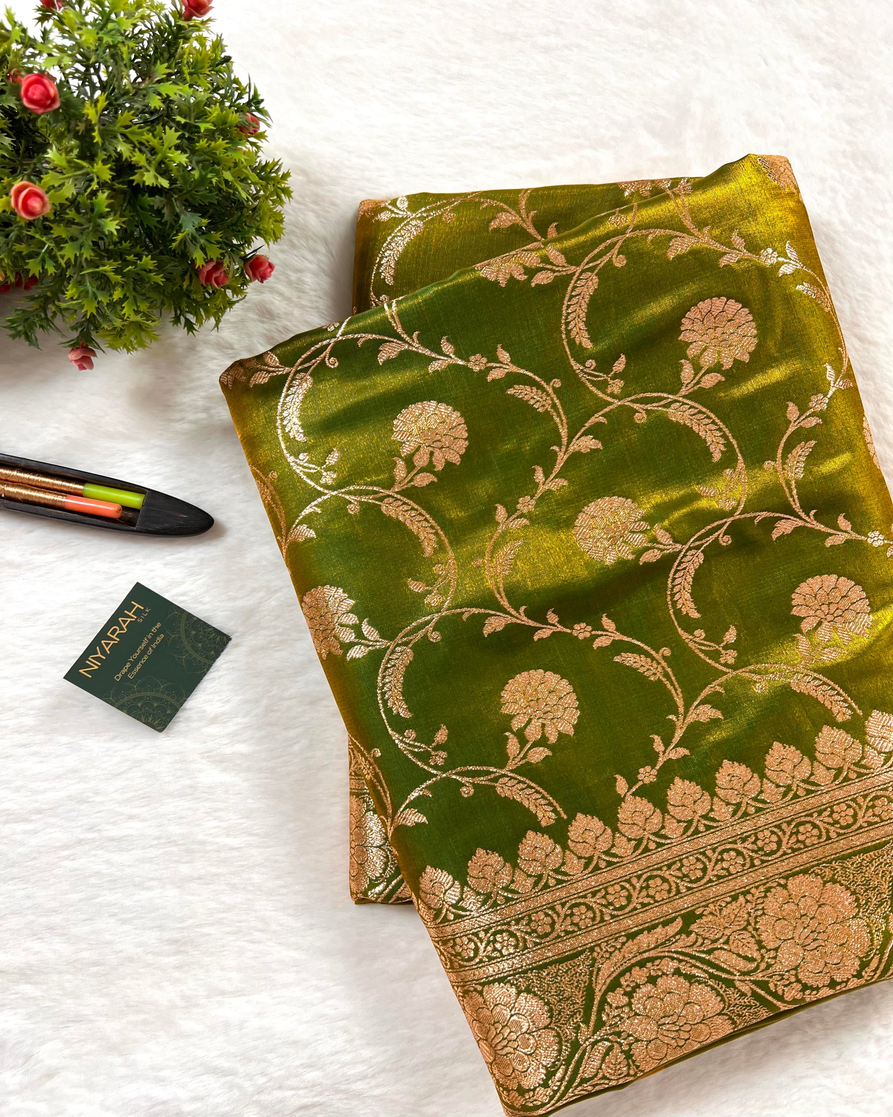 Mehandi Shades Banarasi Floral Zaal Mashru Satin Silk Saree - Niyarah