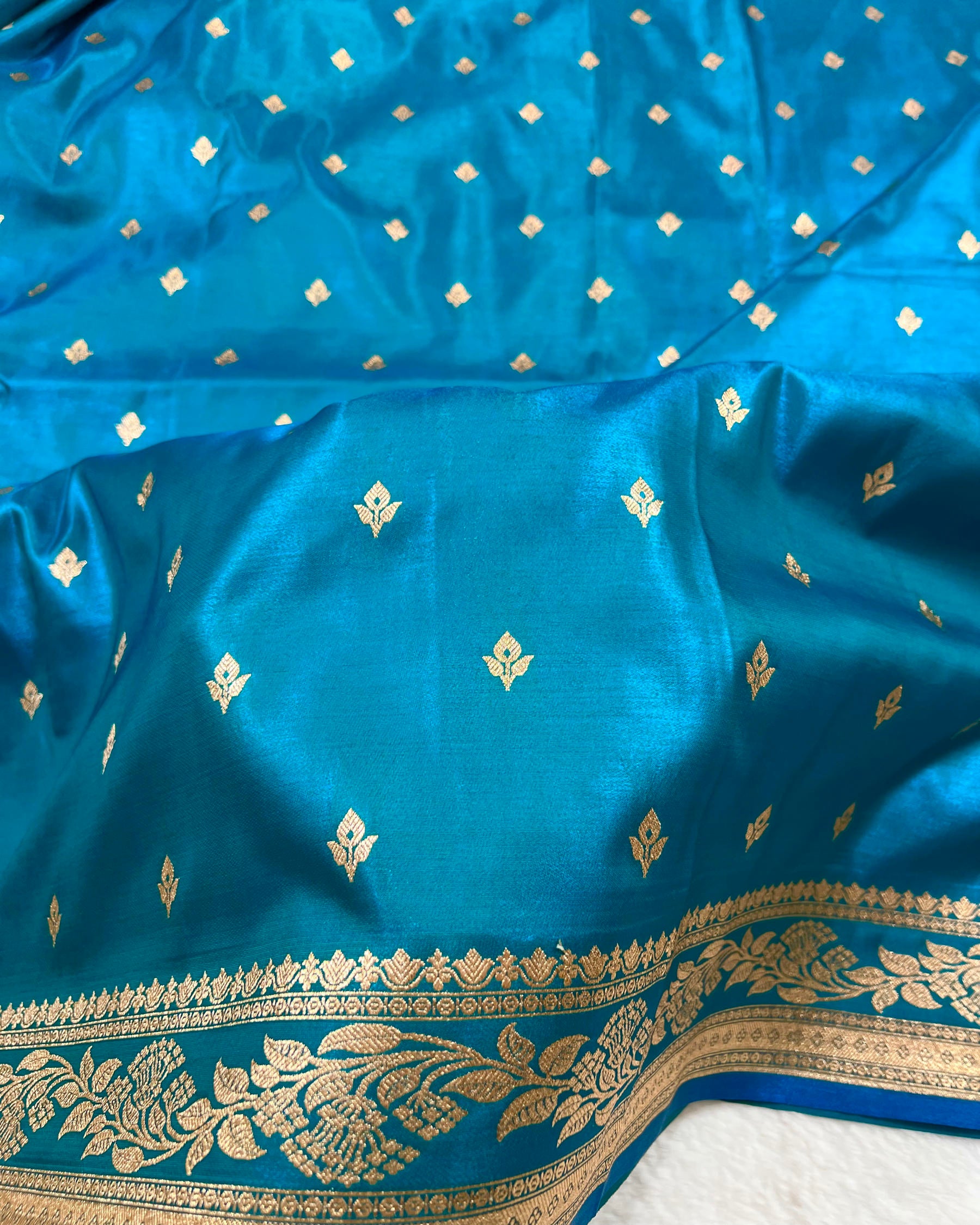 Turquoise Shades Banarasi Booti Mashru Satin Silk Saree - Niyarah