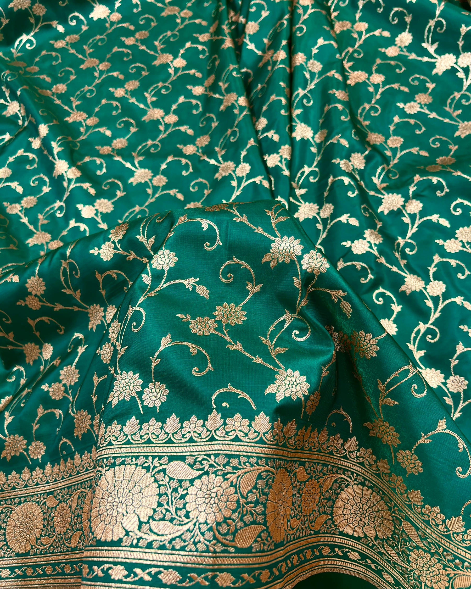 Teal Shades Floral Zaal Mashru Satin Silk Saree - Niyarah