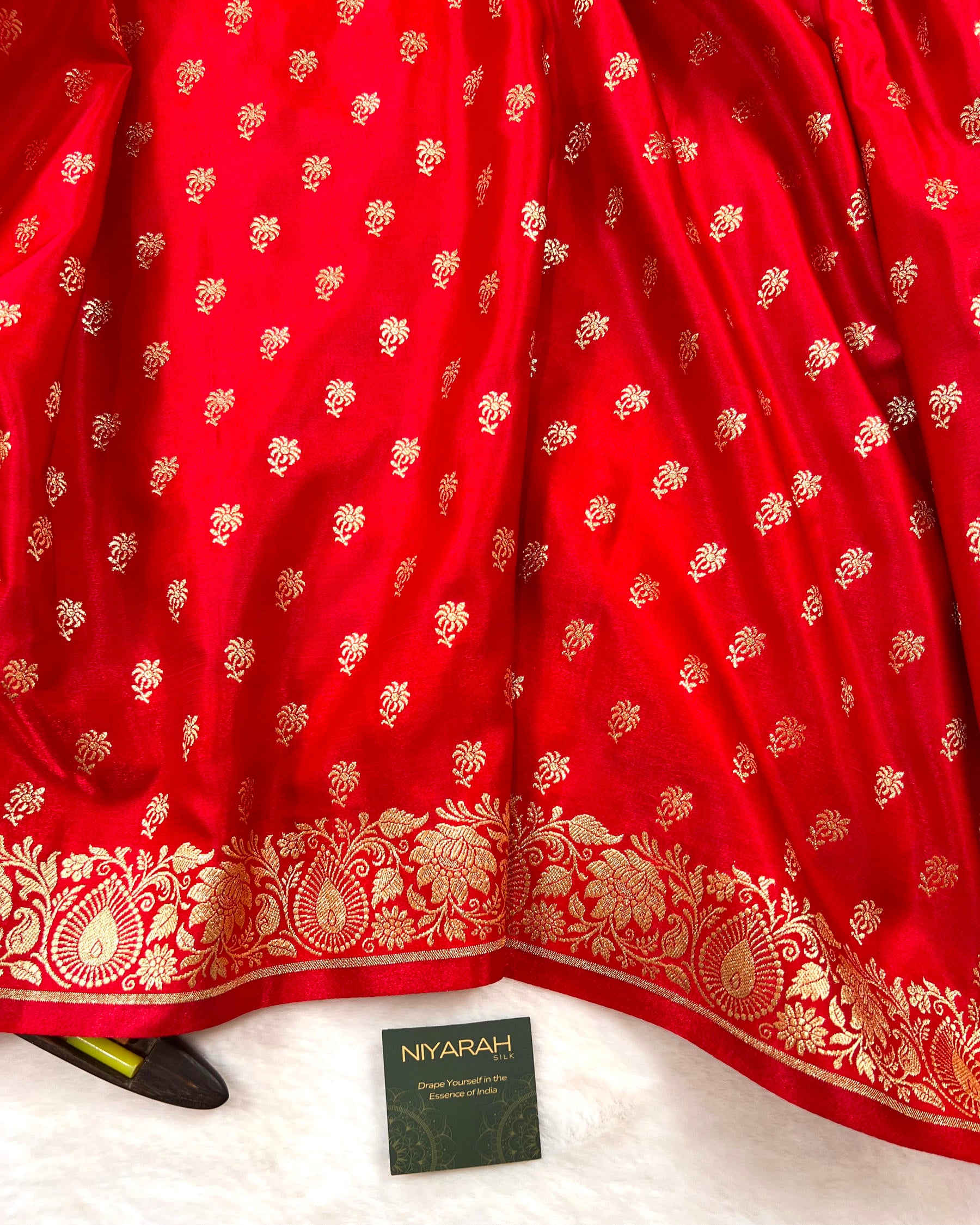 Soft Red Shades Banarasi Booti Mashru Satin Silk Saree - Niyarah