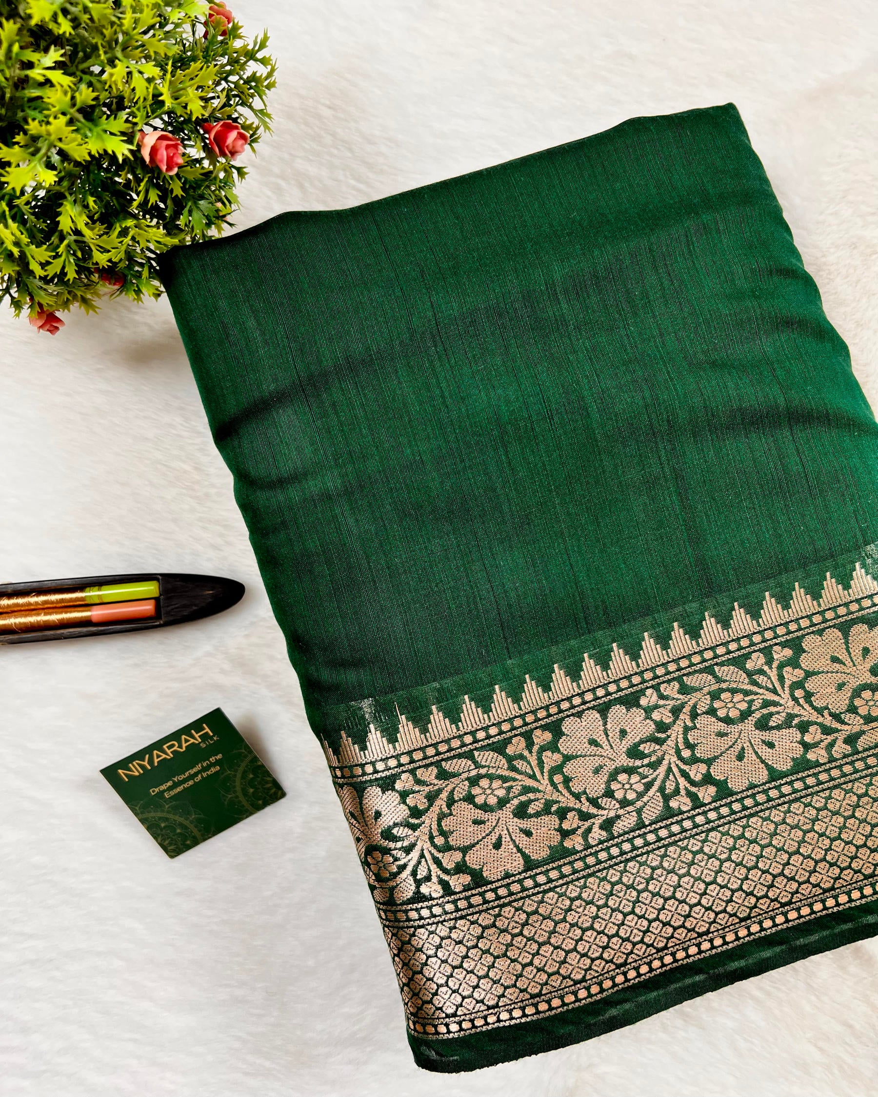 Daily Wear Bottle Green Plain Breathable Cotton Silk Saree - Niyarah