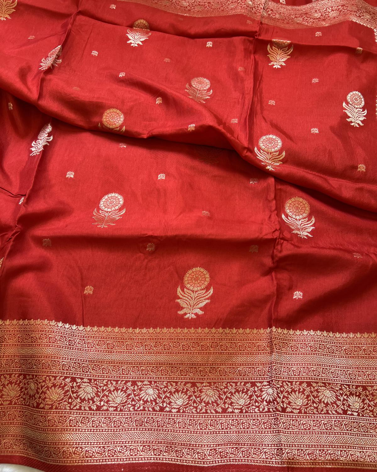 Red Shades Banarasi-inspired Floral Boota Pattern Viscose Saree with Rich Pallu