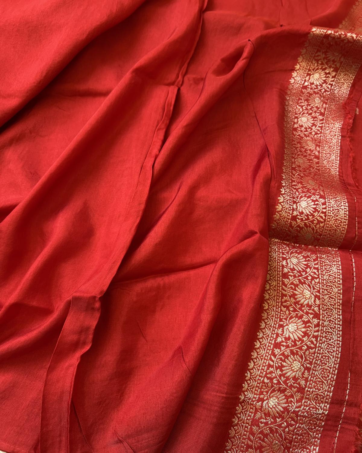Red Shades Banarasi-inspired Floral Boota Pattern Viscose Saree with Rich Pallu