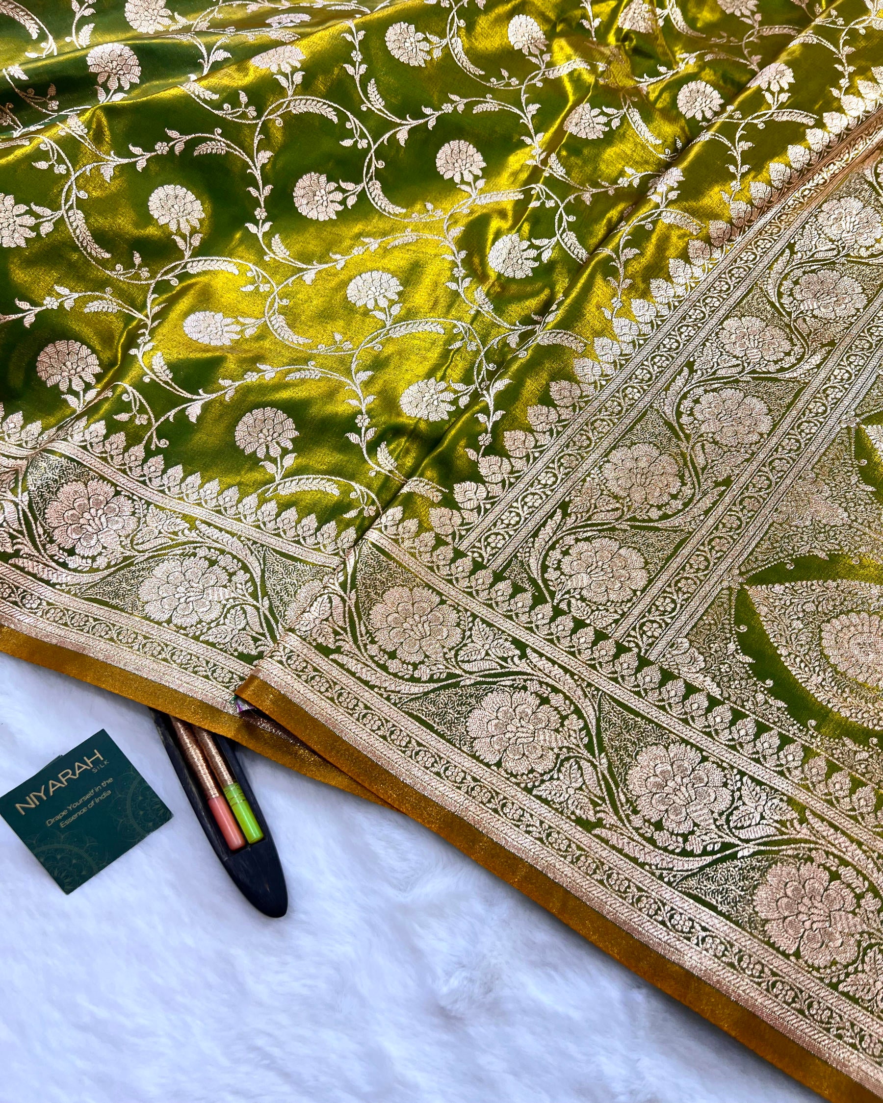 Mehandi Shades Banarasi Floral Zaal Mashru Satin Silk Saree - Niyarah