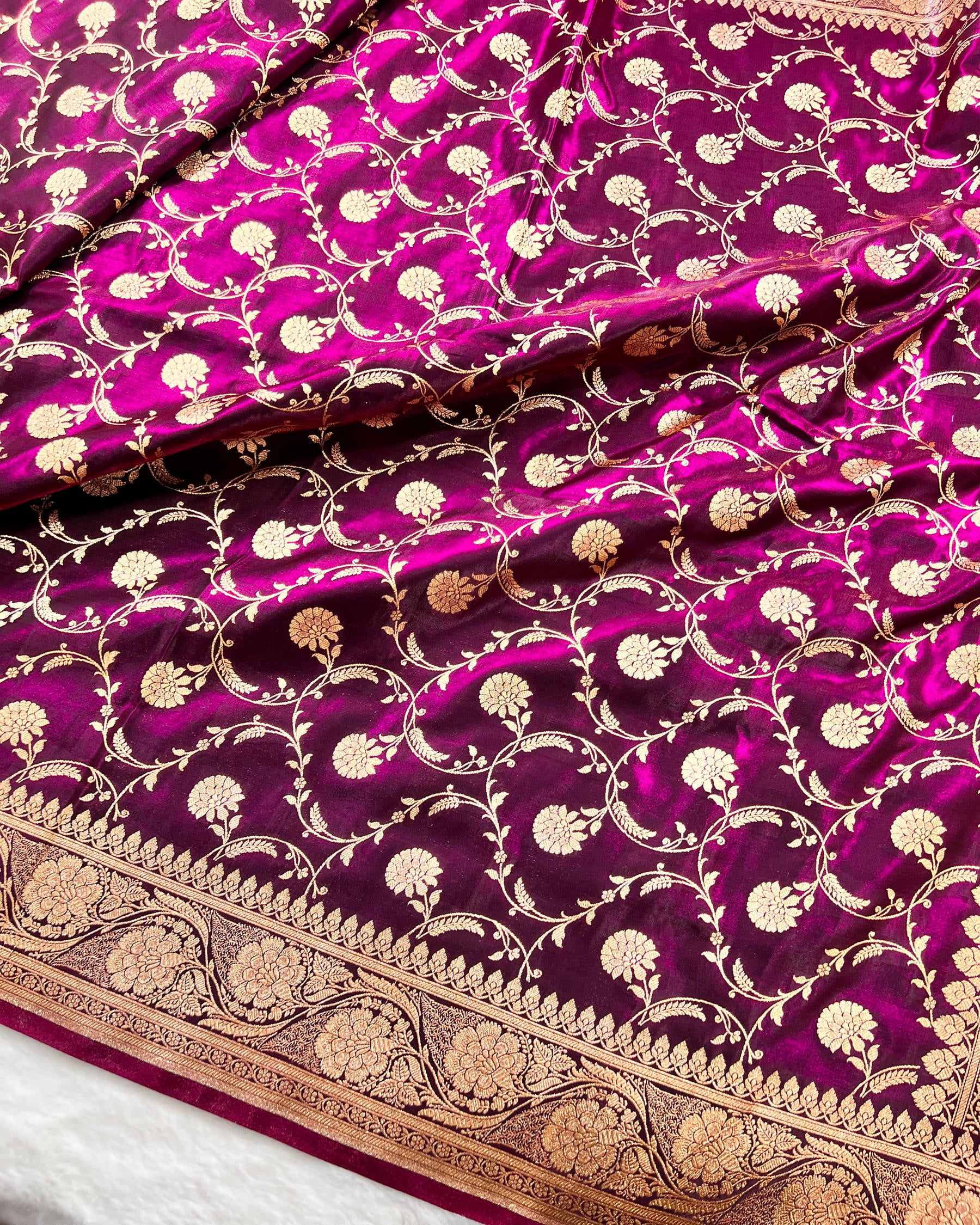 Wine Shades Banarasi Floral Zaal Mashru Satin Silk Saree - Niyarah