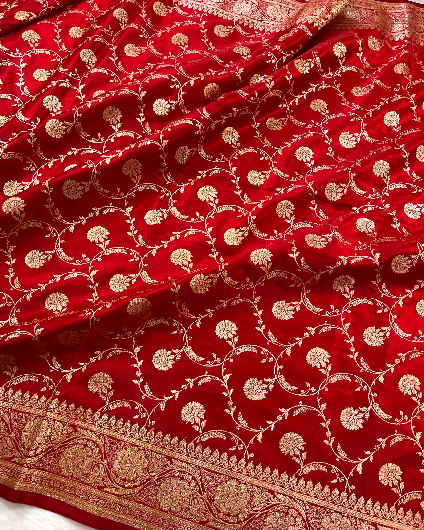 Red Banarasi Floral Zaal Mashru Satin Silk Saree - Niyarah