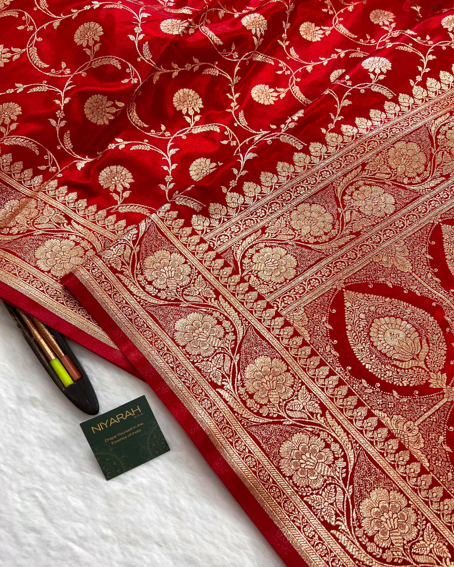 Red Banarasi Floral Zaal Mashru Satin Silk Saree - Niyarah