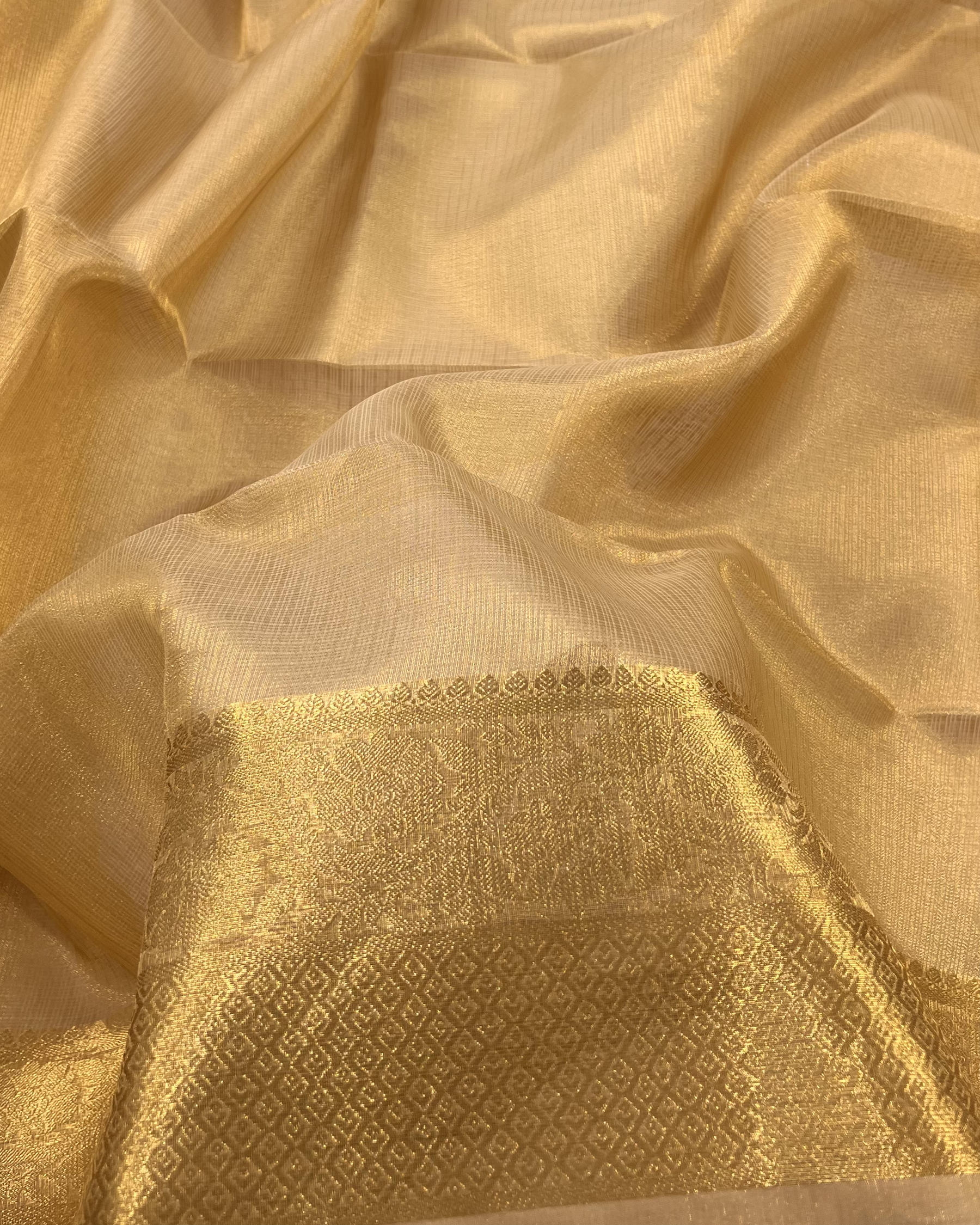 Plain Gold Zari Weaving Banarasi Soft Tissue Saree - Niyarah