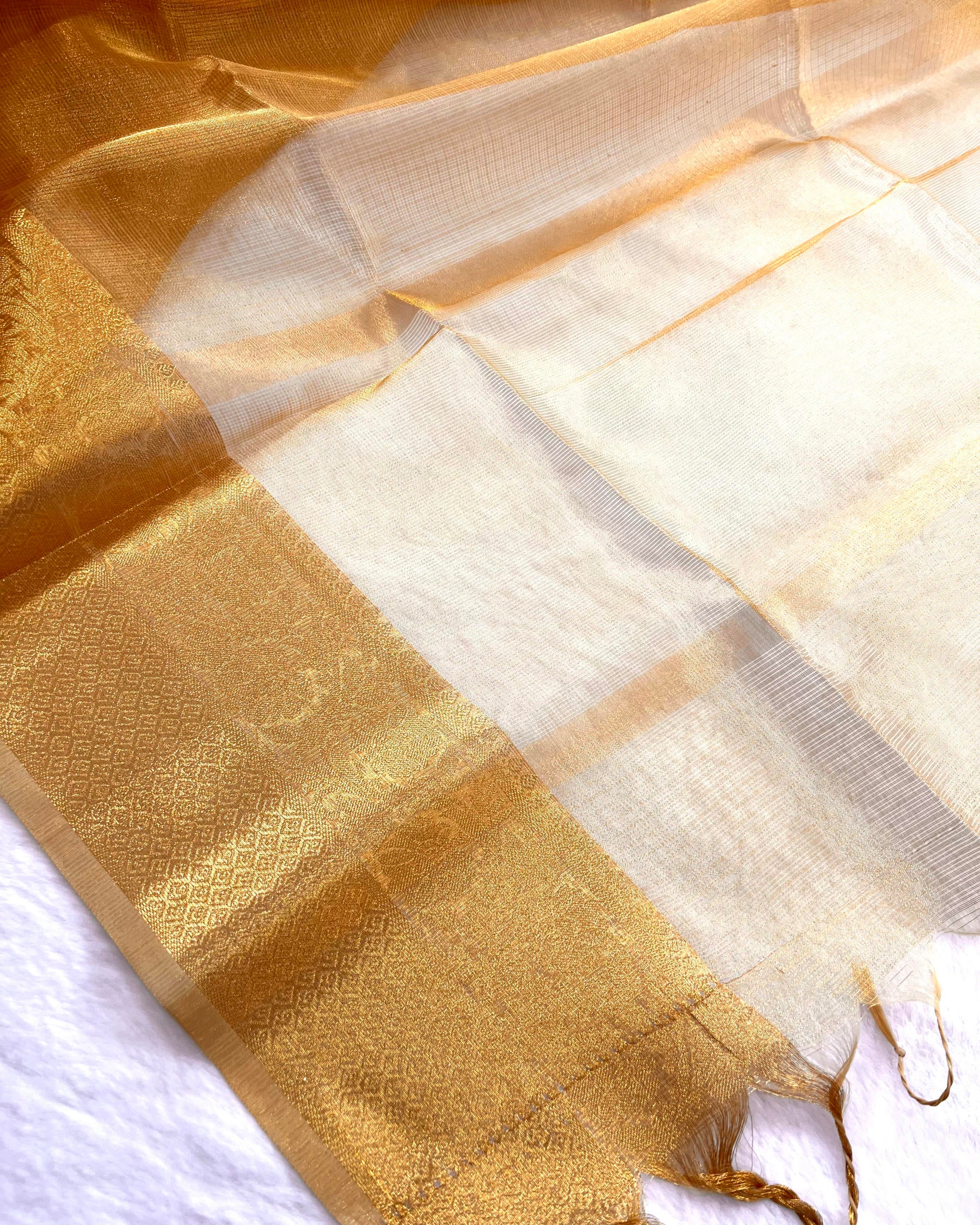 Plain Gold Zari Weaving Banarasi Soft Tissue Saree - Niyarah