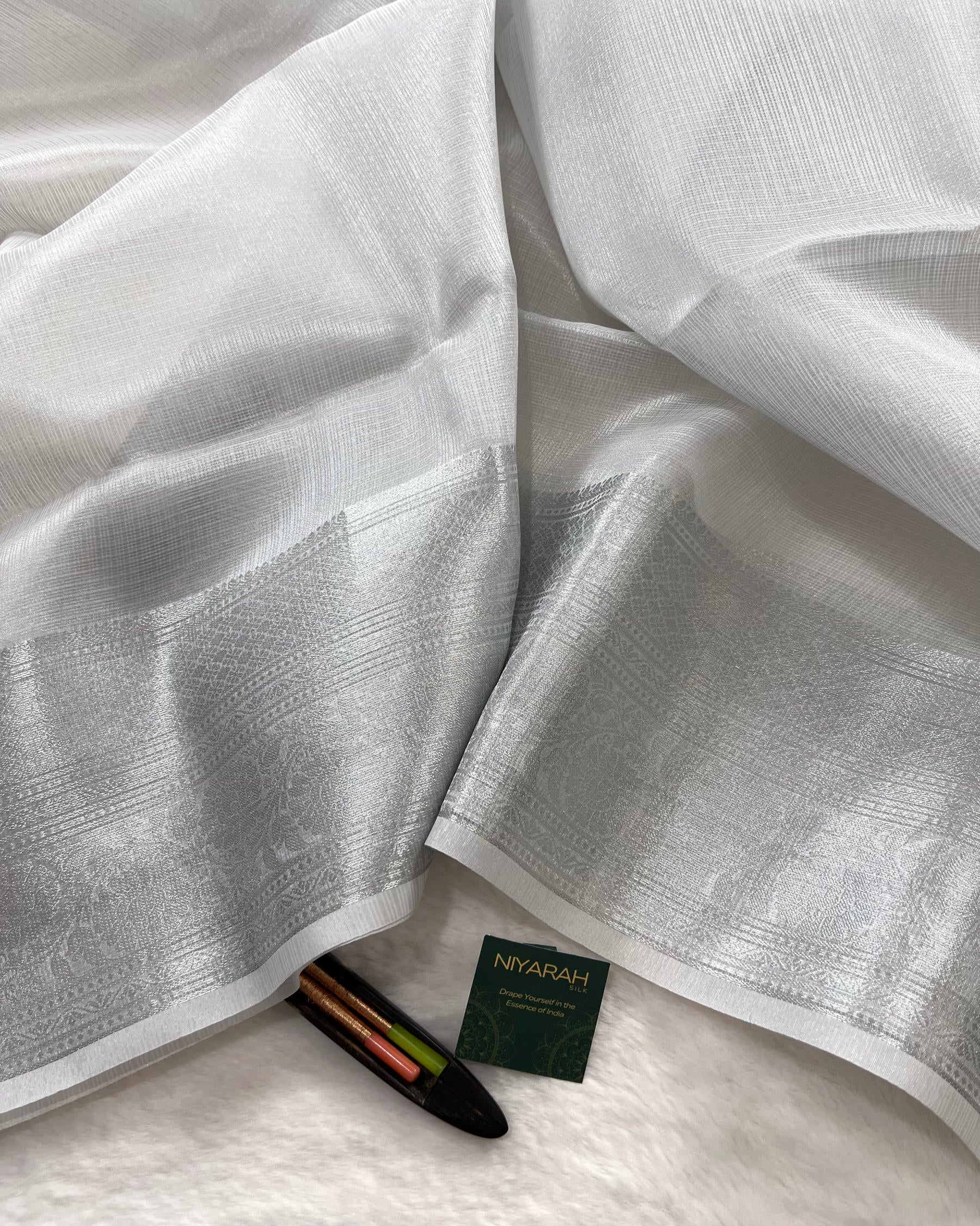 Plain Silver Zari Weaving Banarasi Soft Tissue Saree - Niyarah
