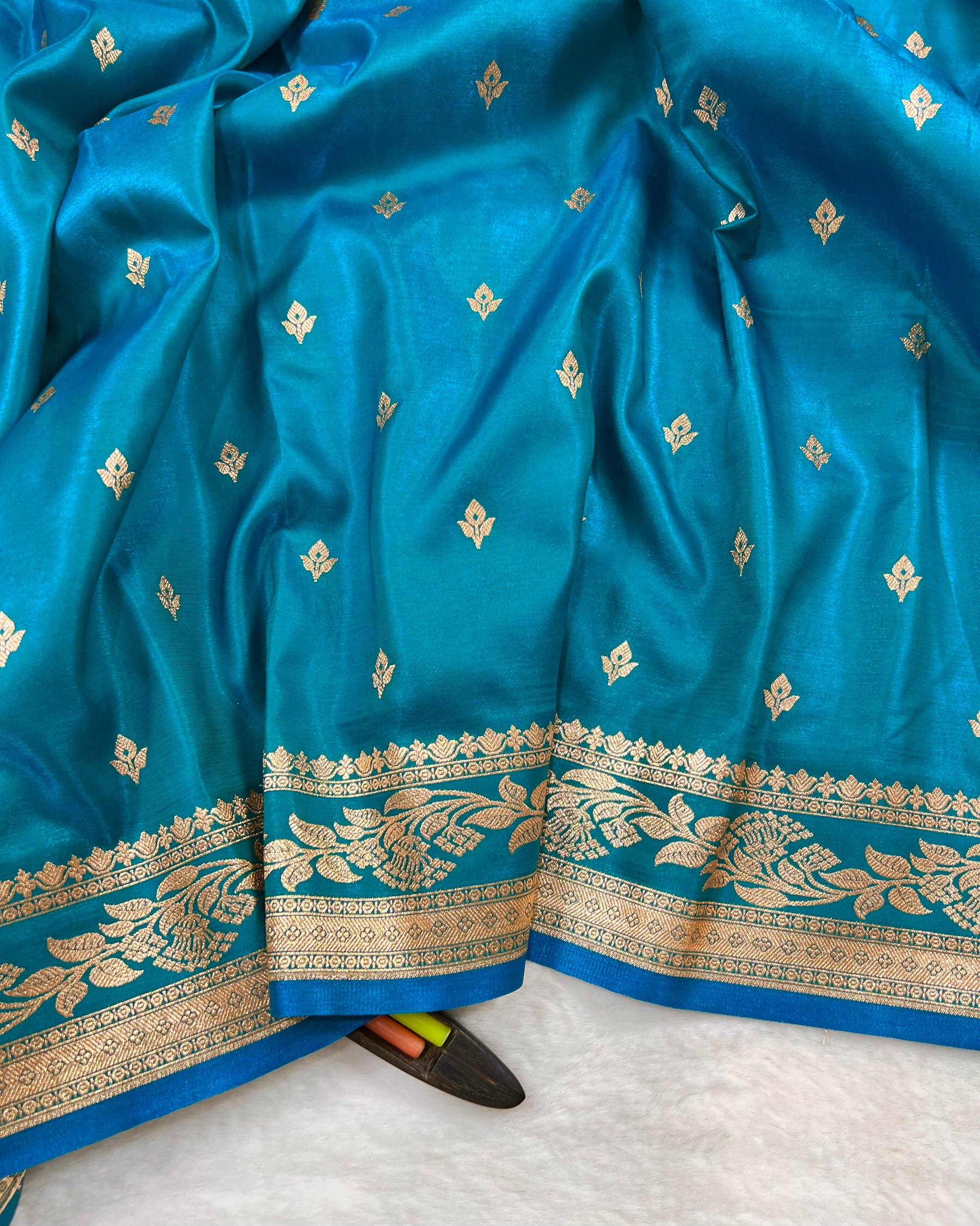 Turquoise Shades Banarasi Booti Mashru Satin Silk Saree - Niyarah