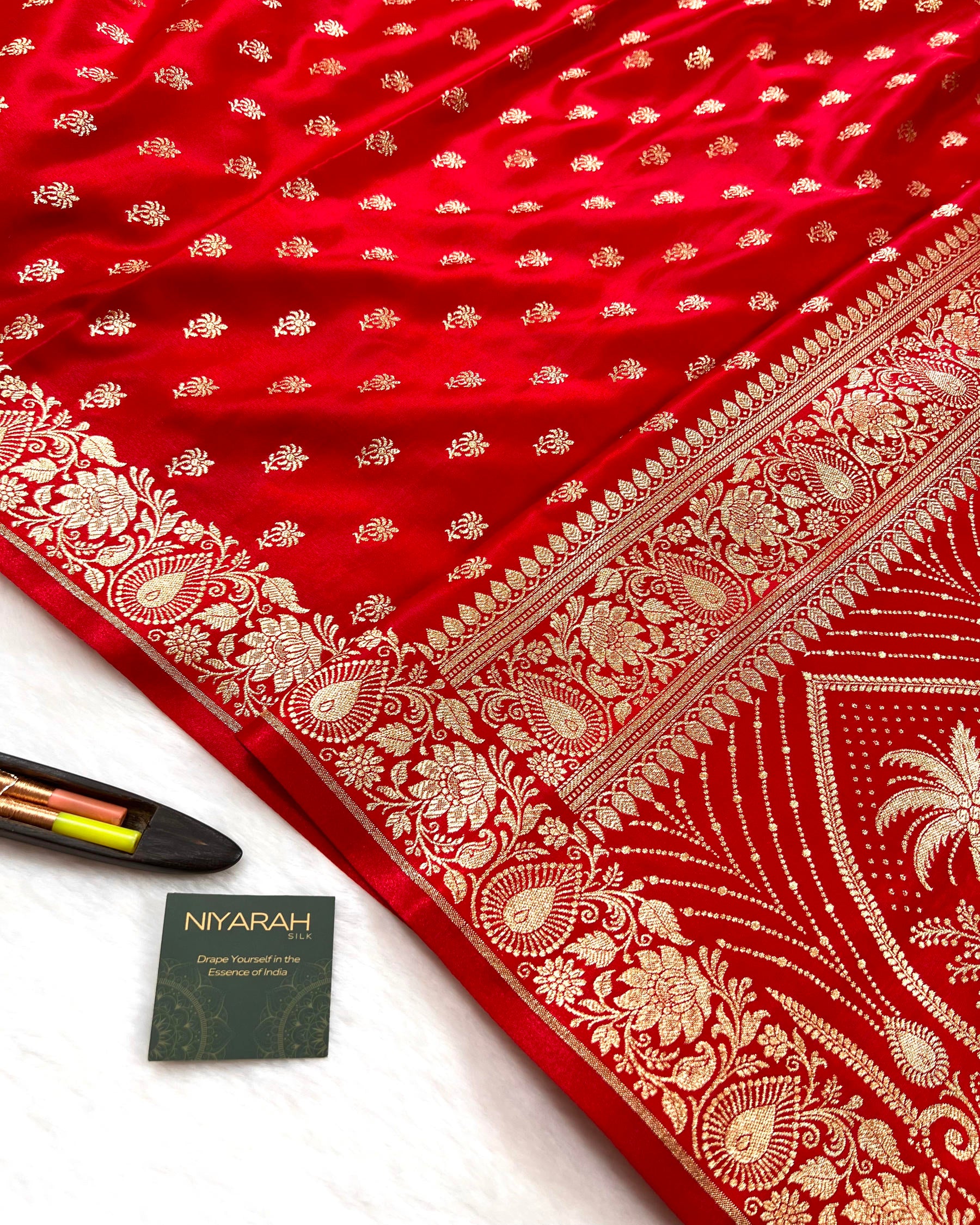 Soft Red Shades Banarasi Booti Mashru Satin Silk Saree - Niyarah