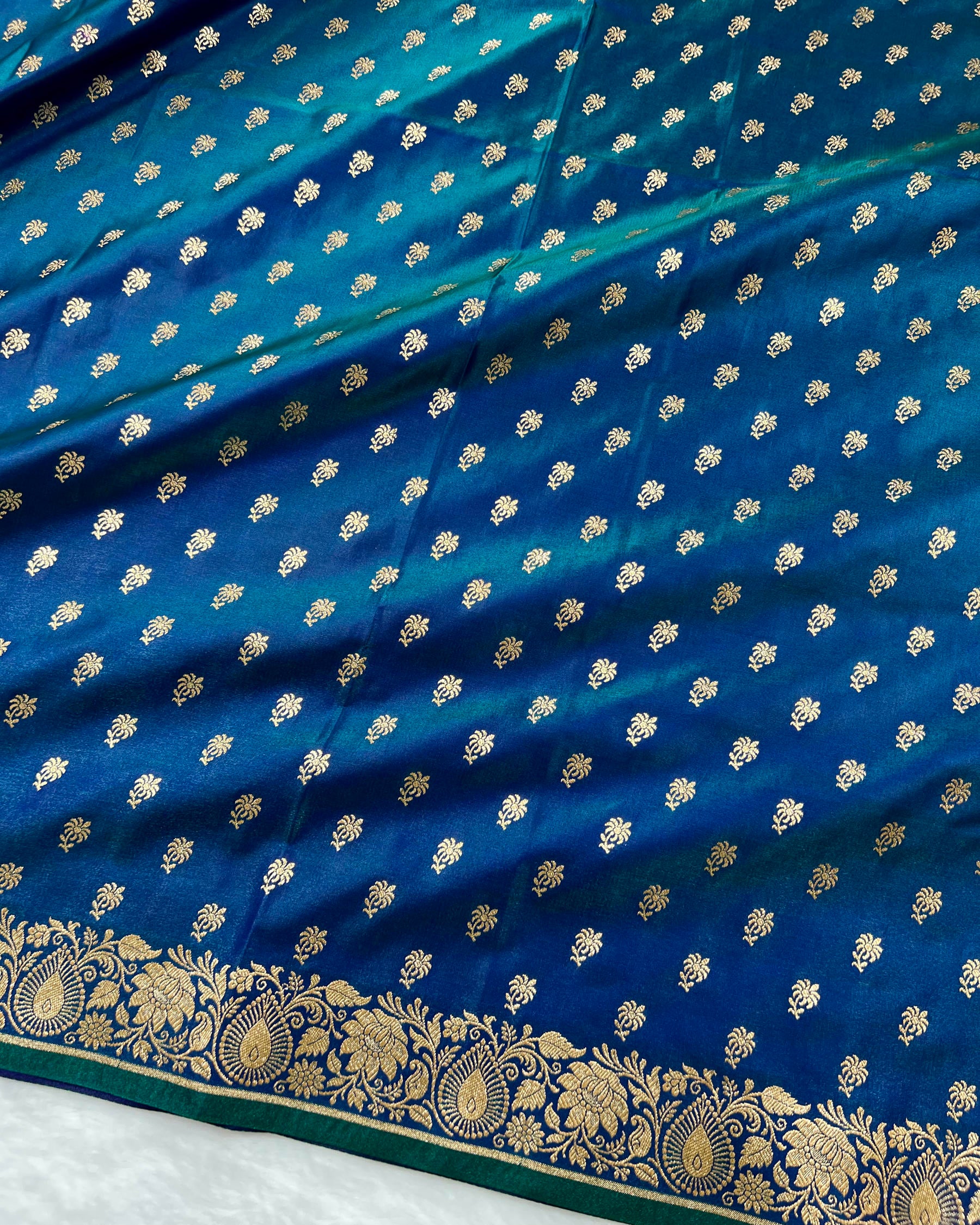 Cross Peacock Shades Banarasi Booti Mashru Satin Silk Saree - Niyarah