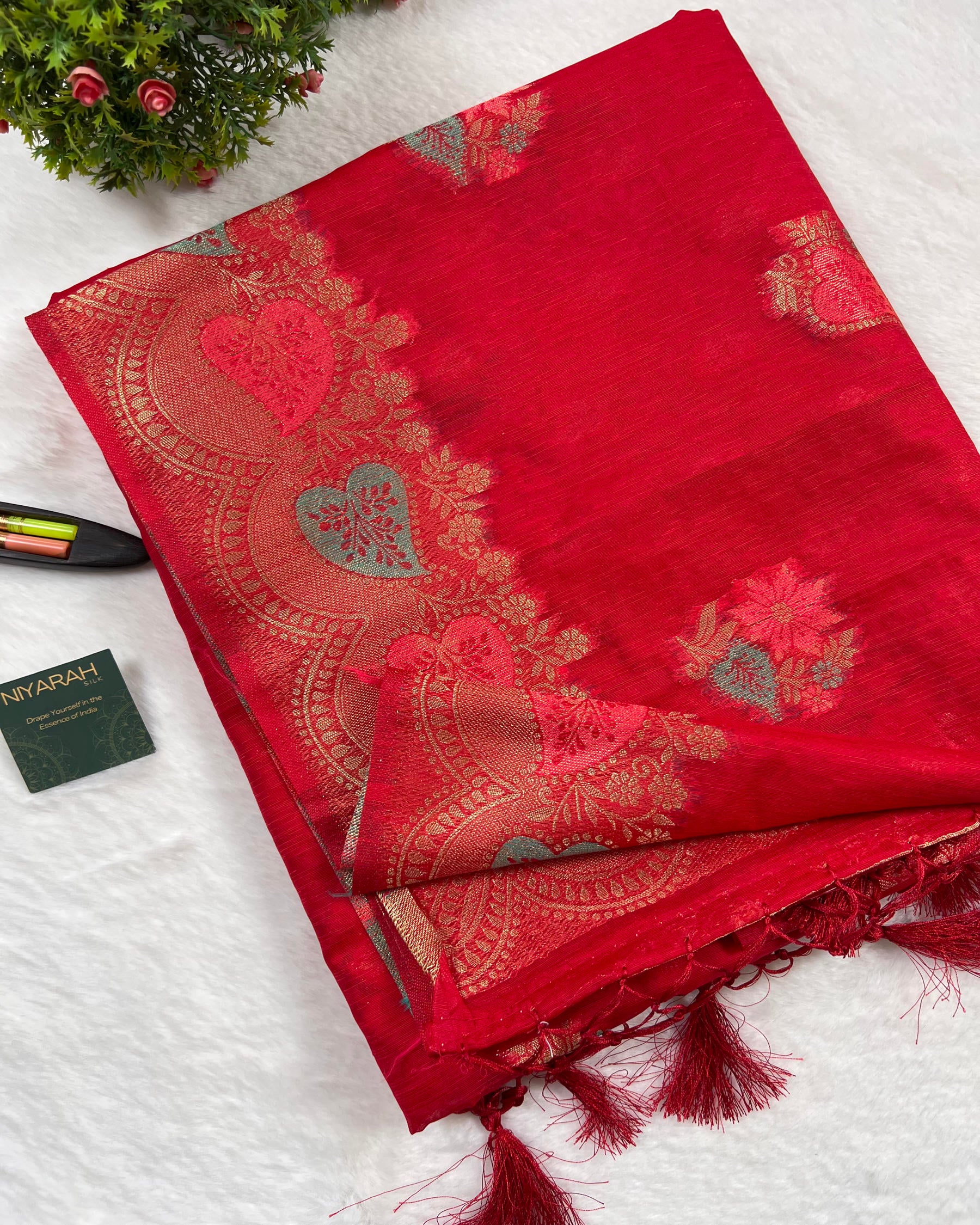 Red Shades Meena Boota Semi Linen Silk Saree - Niyarah