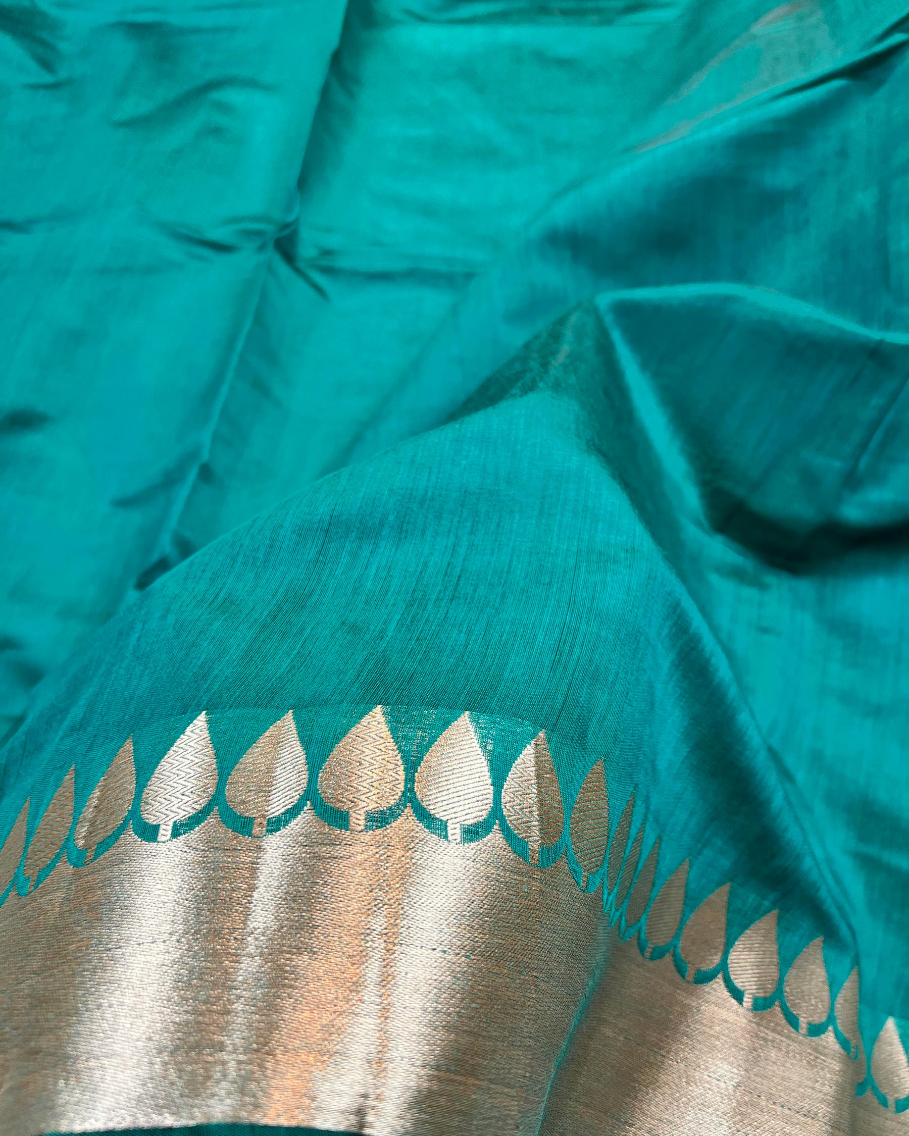 Daily Wear Rama Plain Breathable Cotton Silk Saree - Niyarah