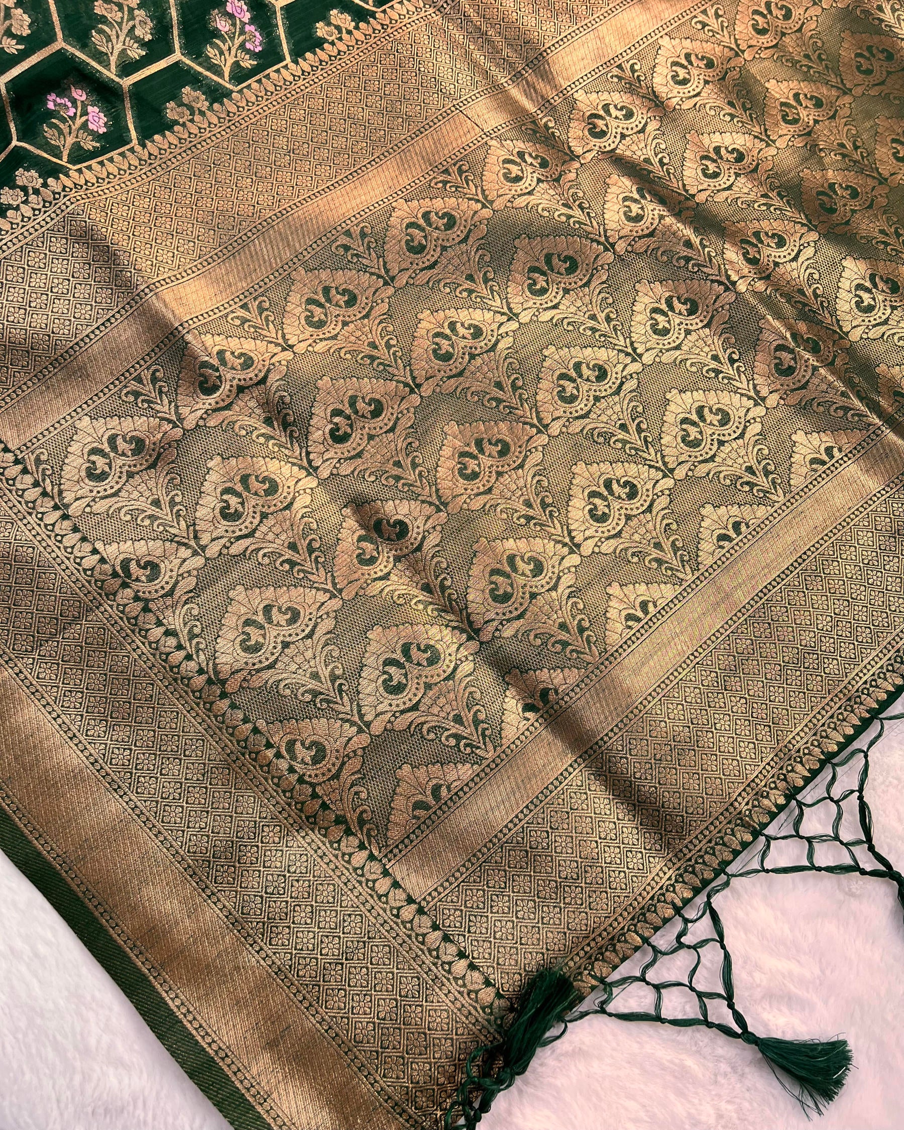 Bottle Green Shades Meena Floral Boota Semi Linen Silk Saree - Niyarah