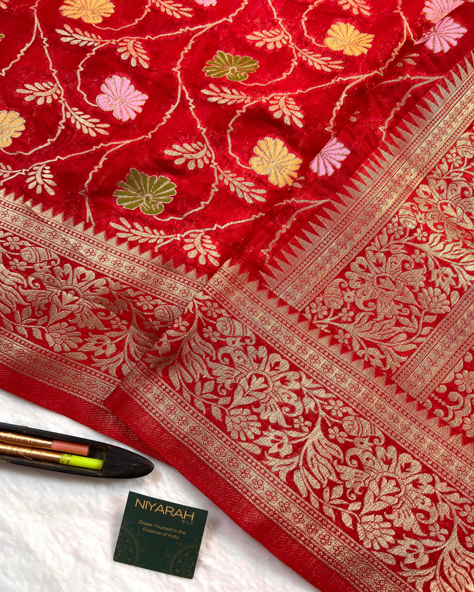 Red Shades Meena Jaal Semi Linen Silk Saree - Niyarah