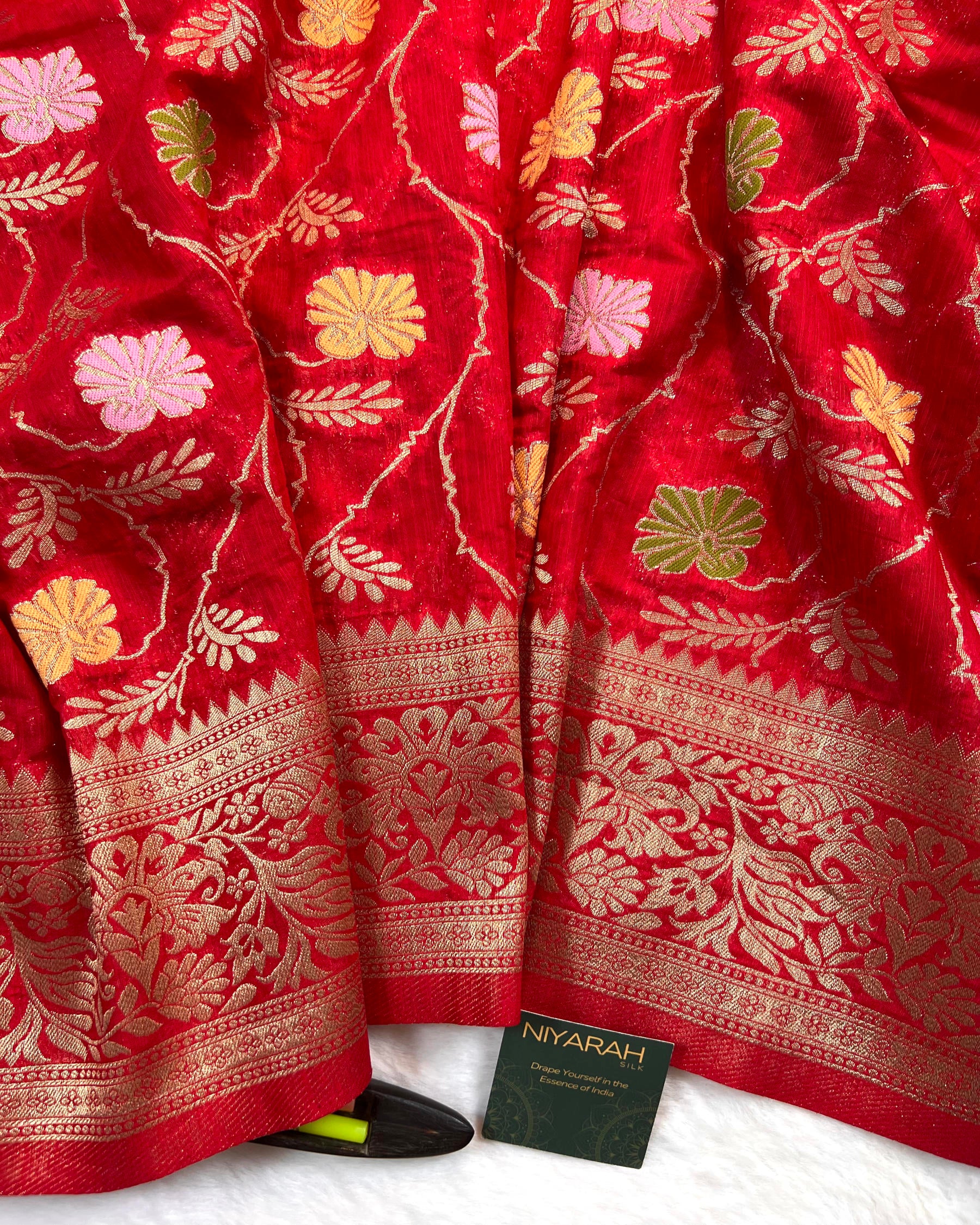Red Shades Meena Jaal Semi Linen Silk Saree - Niyarah