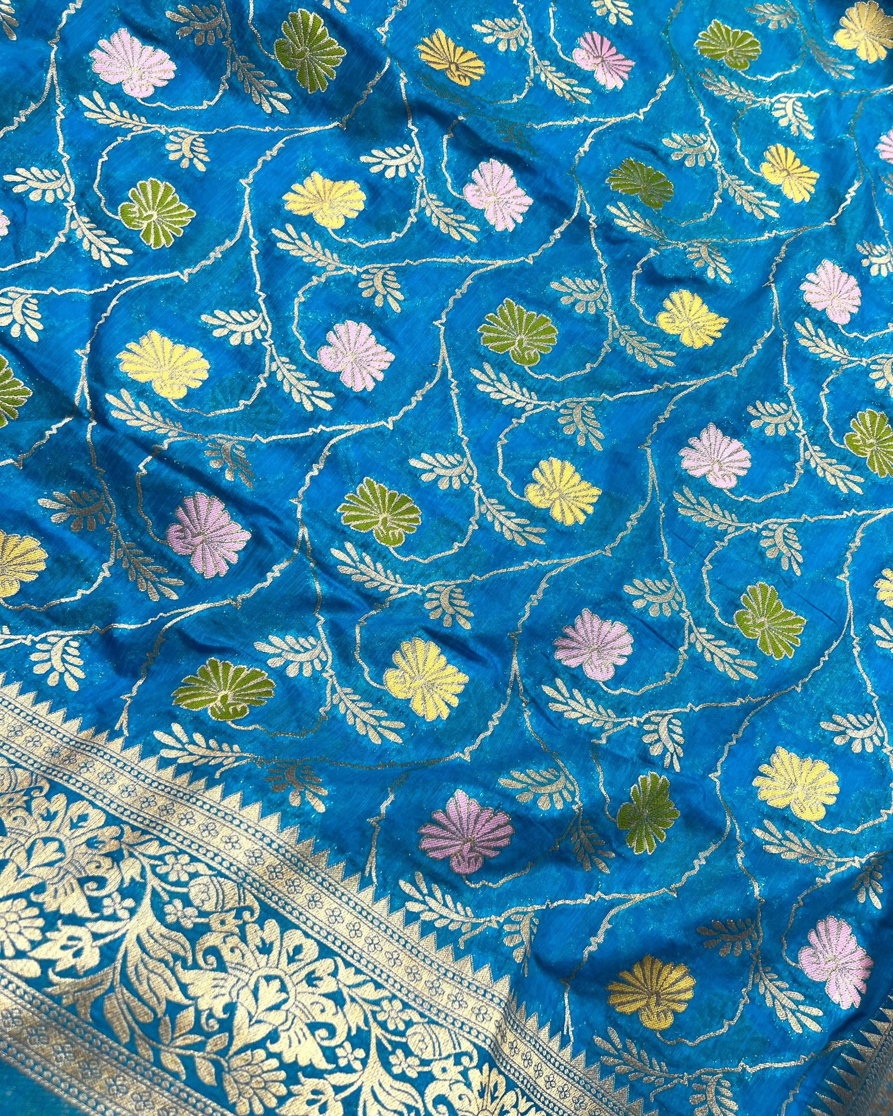 Blue Shades Meena Jaal Semi Linen Silk Saree - Niyarah