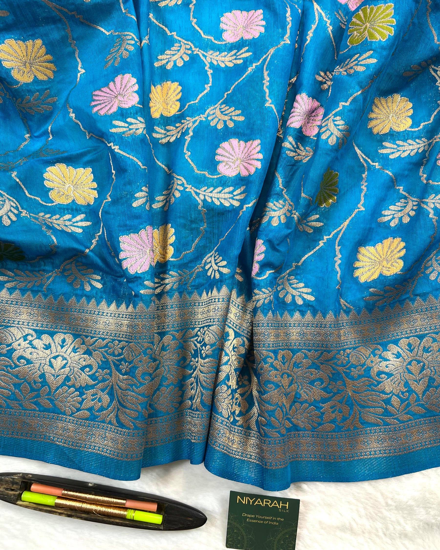 Blue Shades Meena Jaal Semi Linen Silk Saree - Niyarah