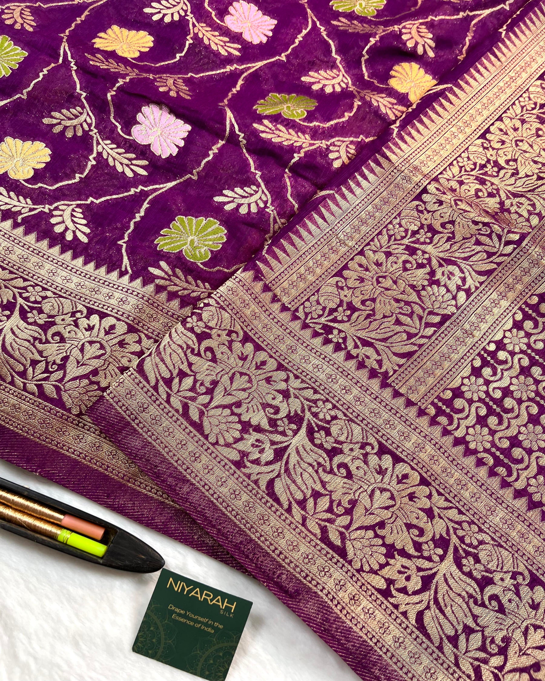 Purple Shades Meena Jaal Semi Linen Silk Saree - Niyarah