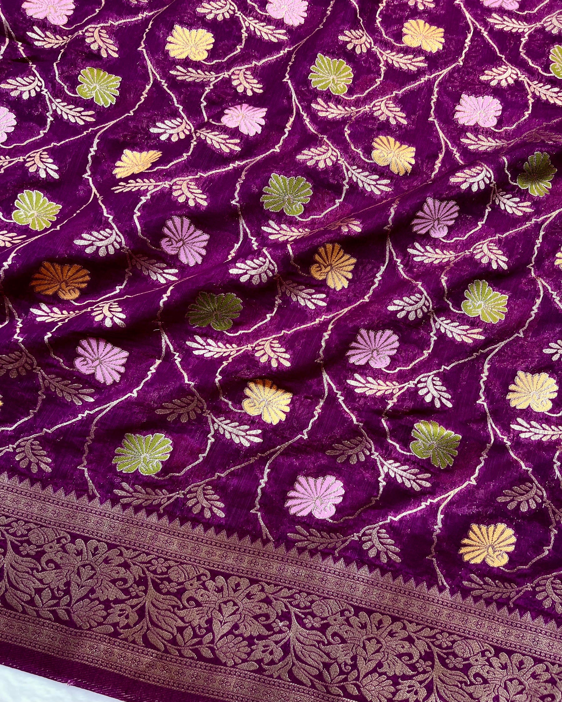 Purple Shades Meena Jaal Semi Linen Silk Saree - Niyarah
