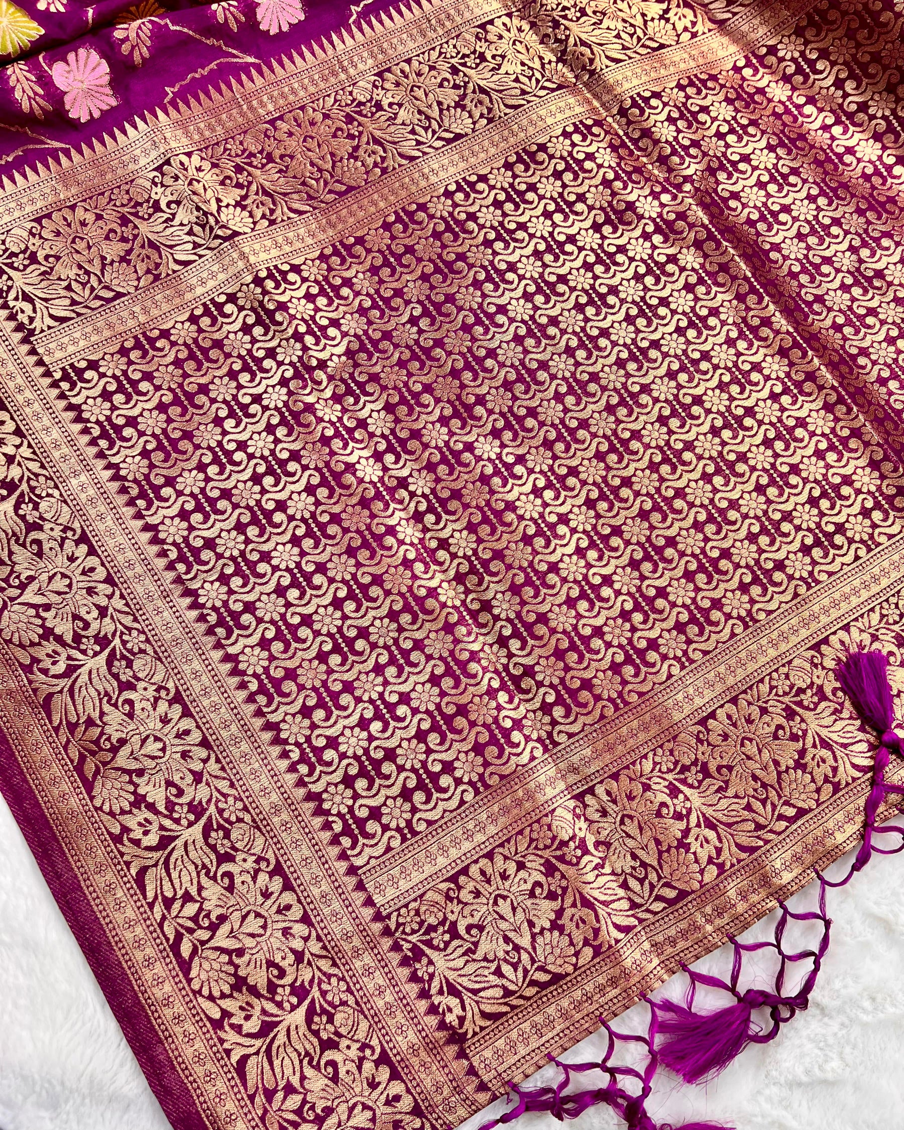 Purple Shades Meena Jaal Semi Linen Silk Saree - Niyarah