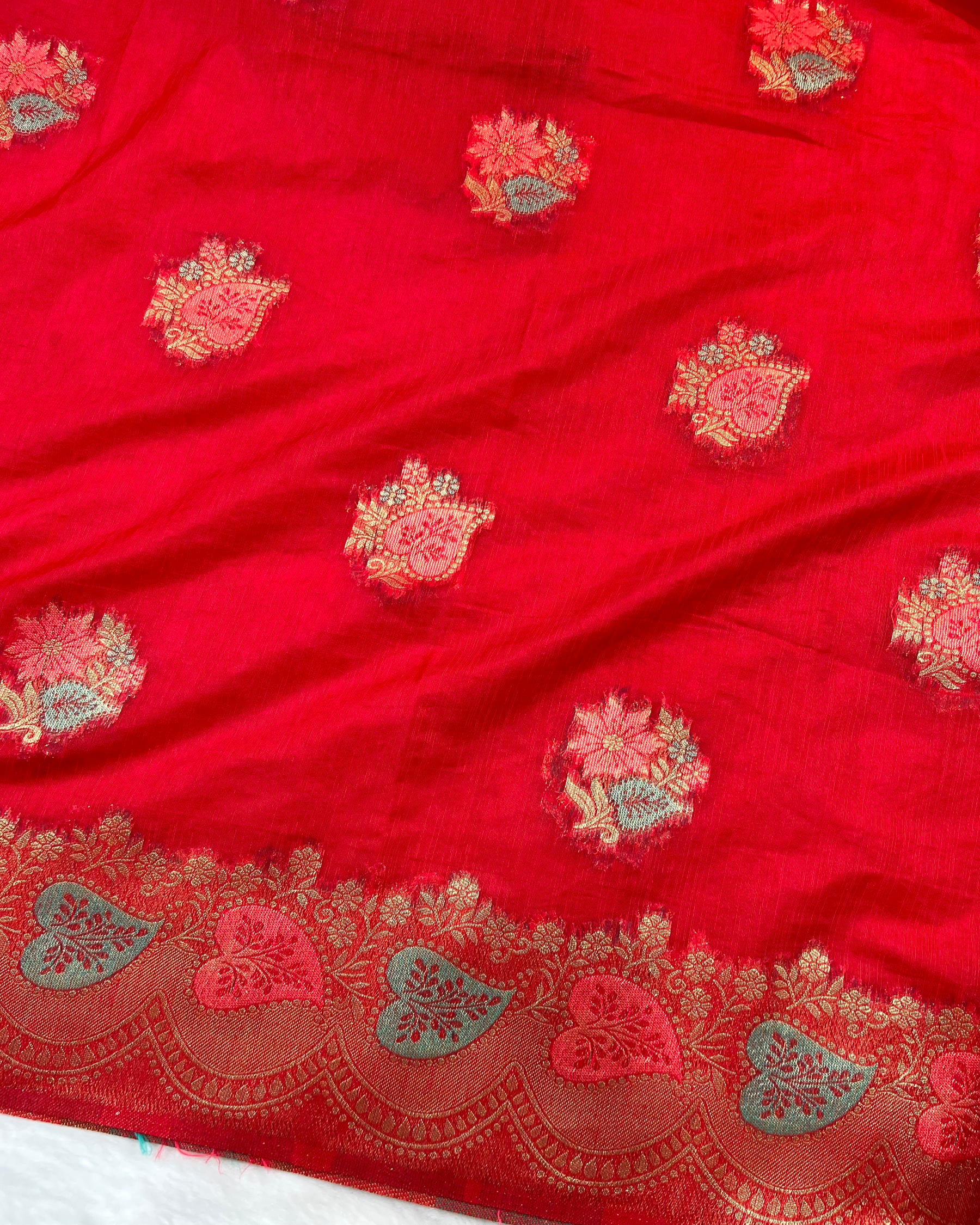 Red Shades Meena Boota Semi Linen Silk Saree - Niyarah