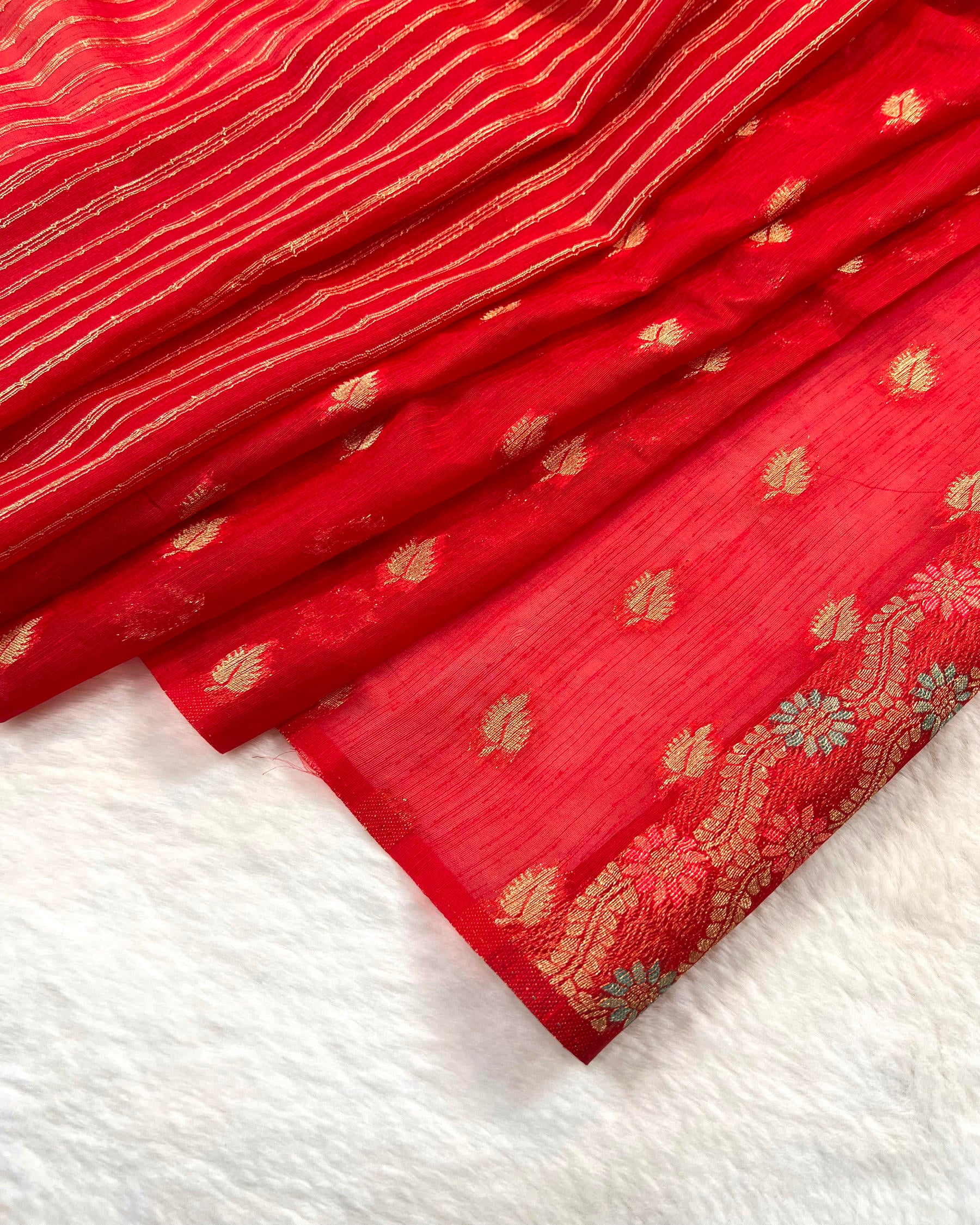 Red Shades Meena Boota Semi Linen Silk Saree - Niyarah