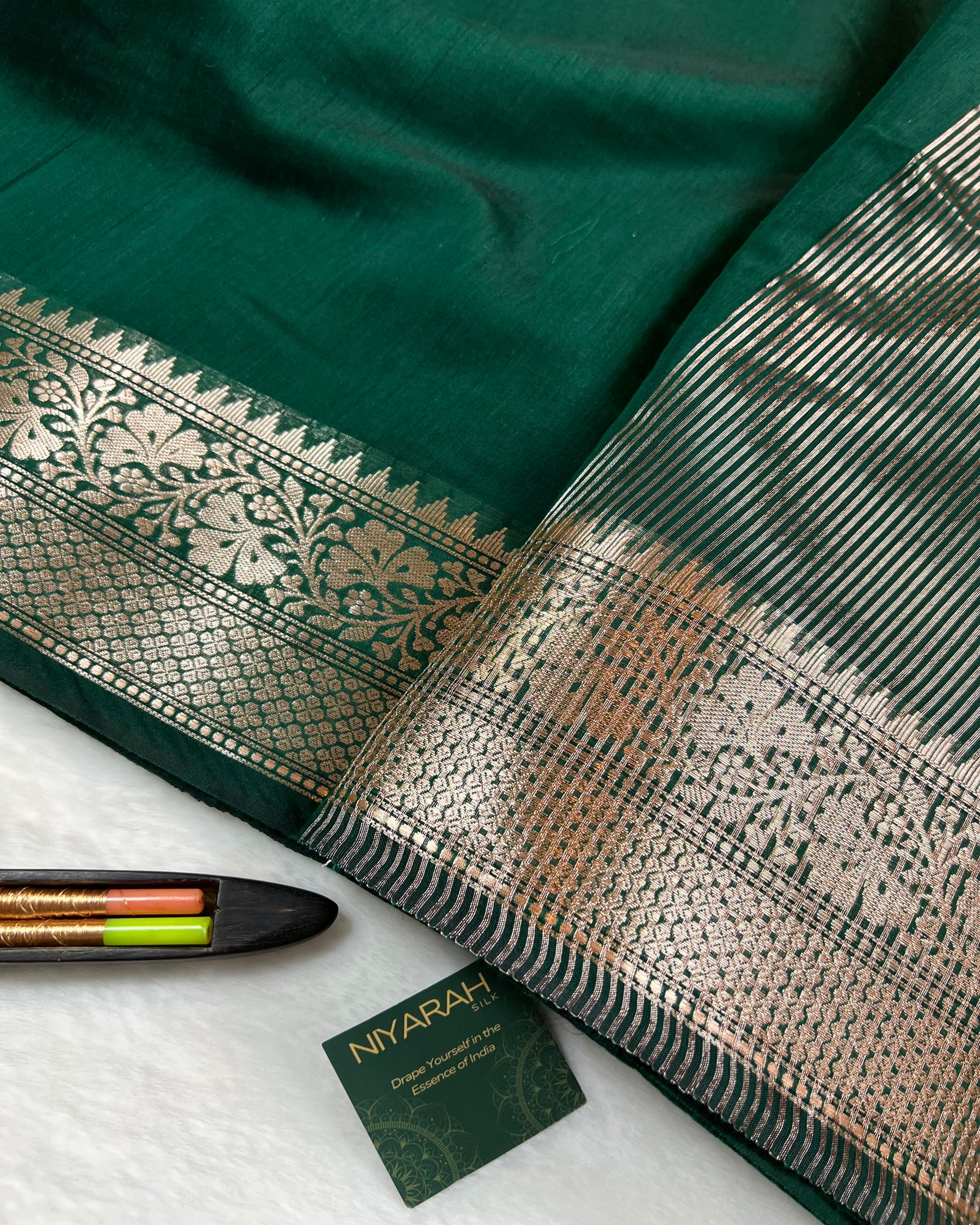 Daily Wear Bottle Green Plain Breathable Cotton Silk Saree - Niyarah