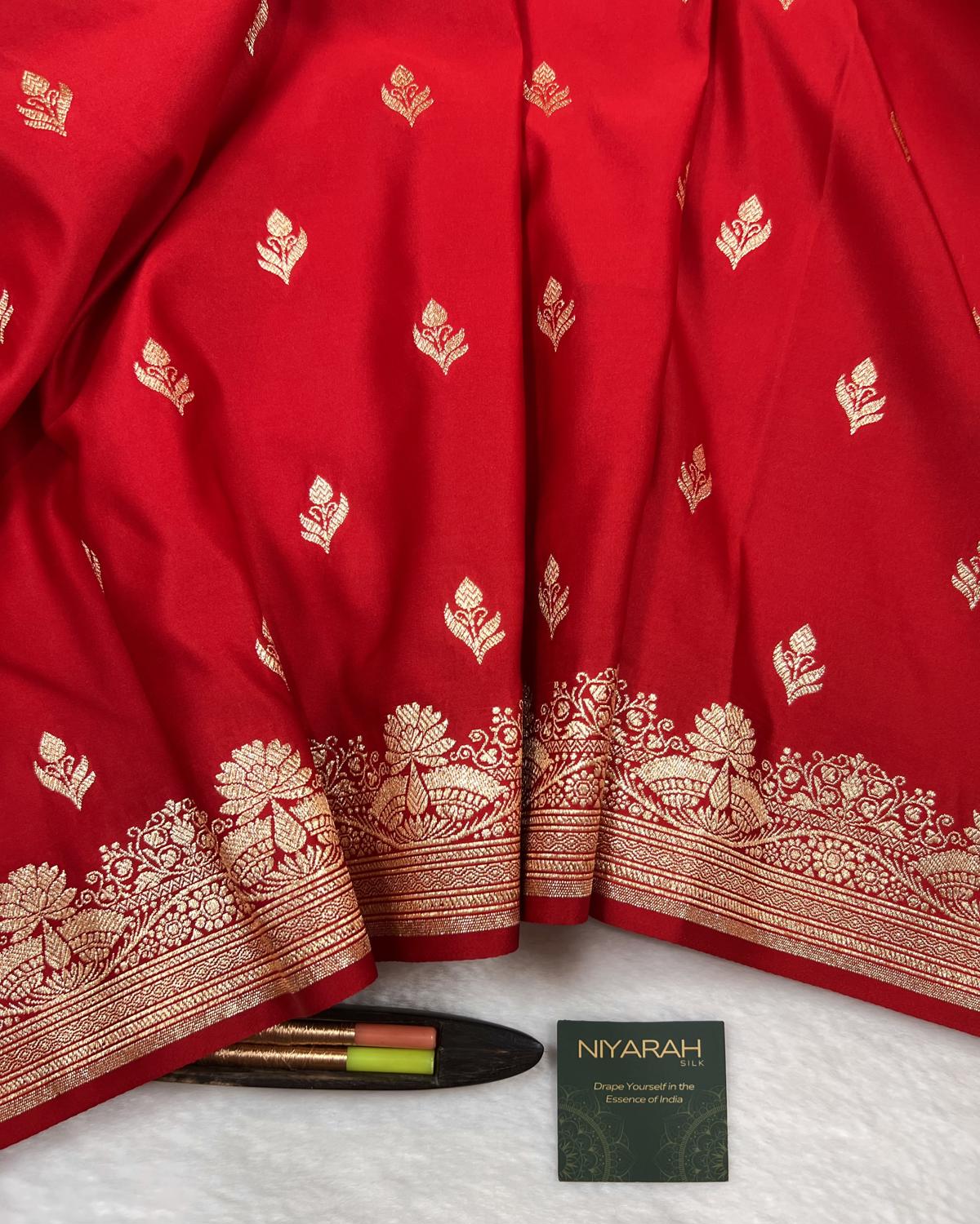 Red Shades Banarasi Floral Booti Open Border Mashru Katan Silk Saree